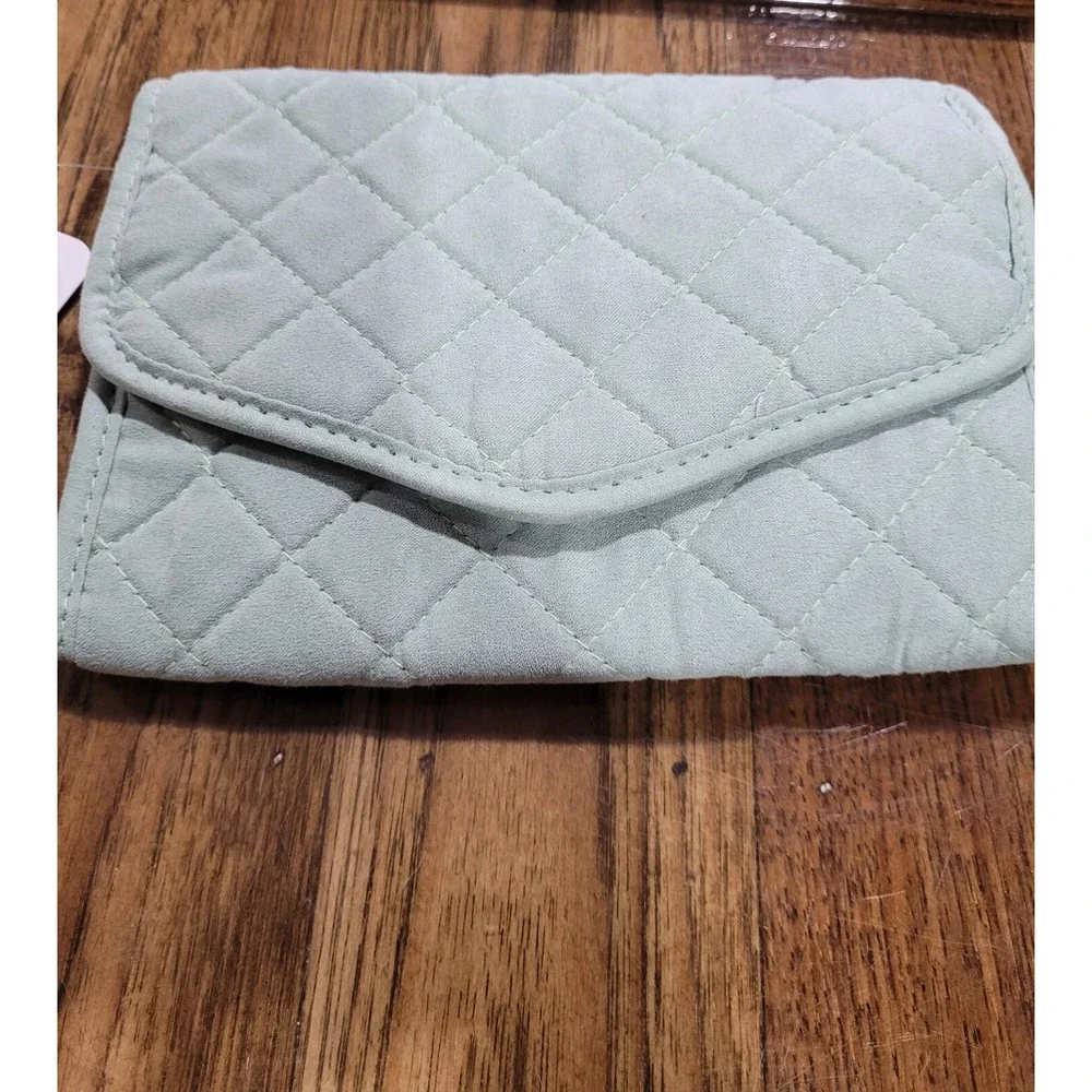 New with tags Brightroom  Green Travel Accessory organizer